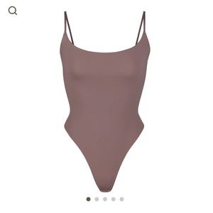 FITS EVERYBODY CAMI BODYSUIT | UMBER